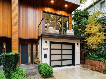 4815 Evanston Avenue N