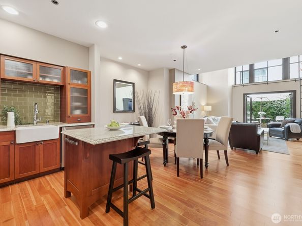 201 Galer Street 102, Seattle WA 98109