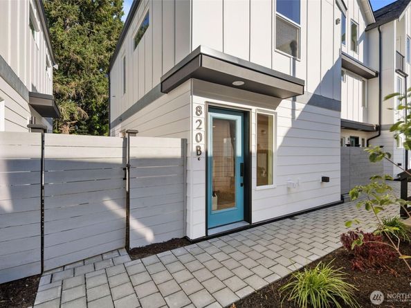 820 B S Sullivan Street, Seattle WA 98108