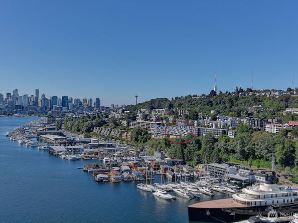 2420 8th Avenue N 201, Seattle WA 98109