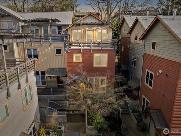 3824 Evanston Avenue N 6, Seattle WA 98103