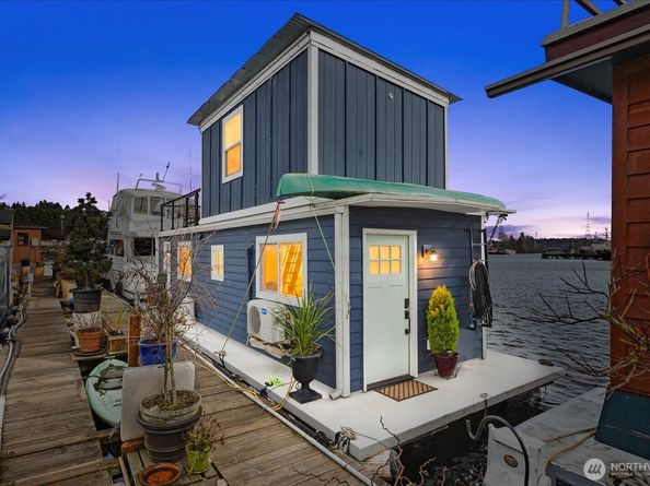 1080 W Ewing Street E5, Seattle WA 98119