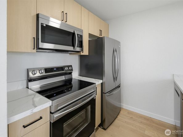 3233 NE 12th Street 201, Renton WA 98056