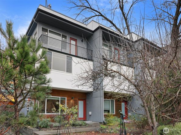 3660 Courtland Place S, Seattle WA 98144