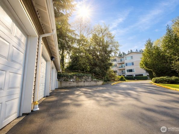 15000 Juanita Drive NE 403, Kenmore WA 98028