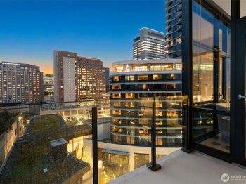 889 Avenue Square NE