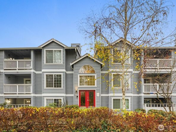 23410 18th Avenue S F101, Des Moines WA 98198