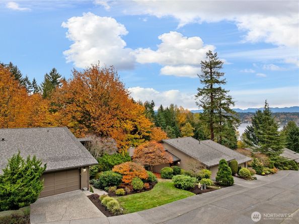 118 168th Avenue NE, Bellevue WA 98008