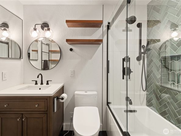 16817 Larch Way F206, Lynnwood WA 98037