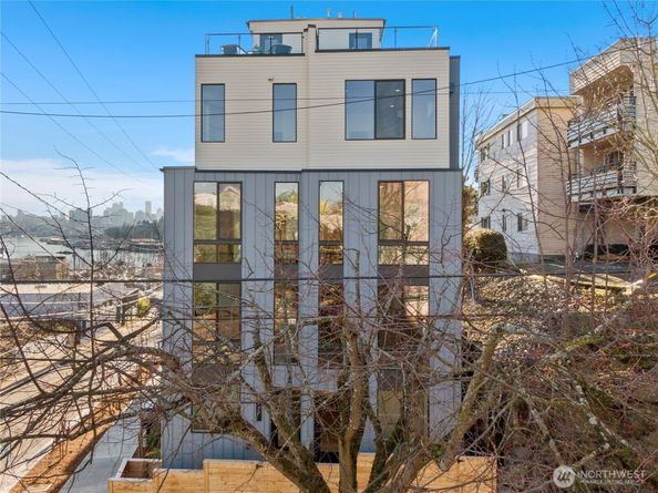 953 N 35th Street, Seattle WA 98103