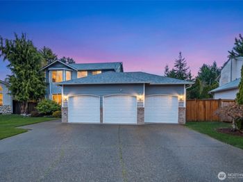 706 Bremerton Place NE