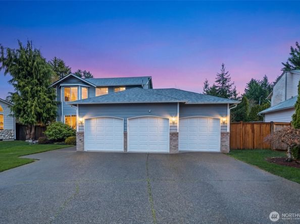 706 Bremerton Place NE, Renton WA 98059