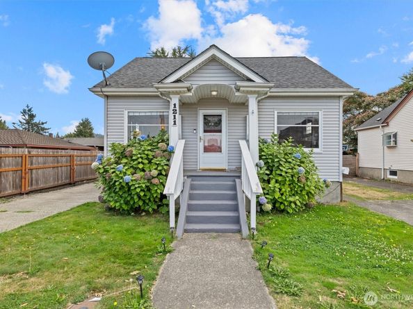 1211 N 3rd Street, Renton WA 98057