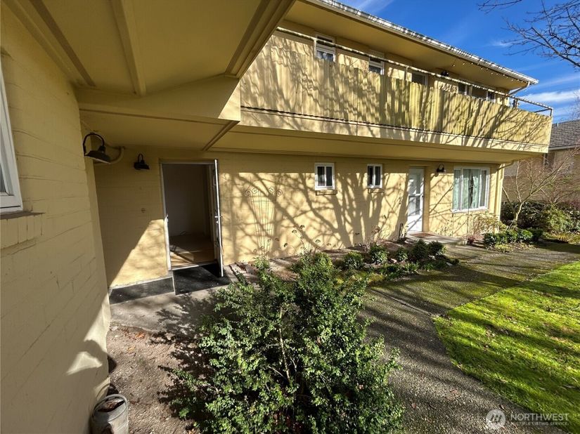 4717 Terrace Drive NE 4717, Seattle WA 98105