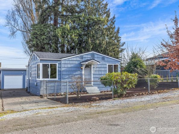 13332 34th Avenue S, Tukwila WA 98168