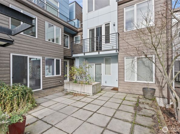 4329 Woodland Park Avenue N, Seattle WA 98103