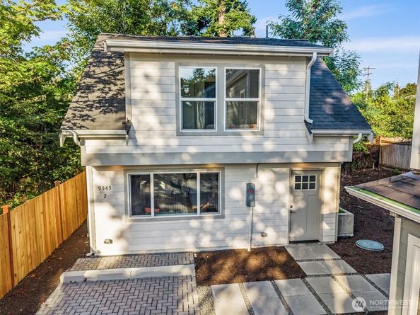 9545 Wallingford Avenue N, Seattle WA 98103