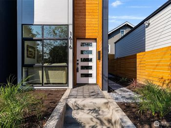 1616 S Juneau Street