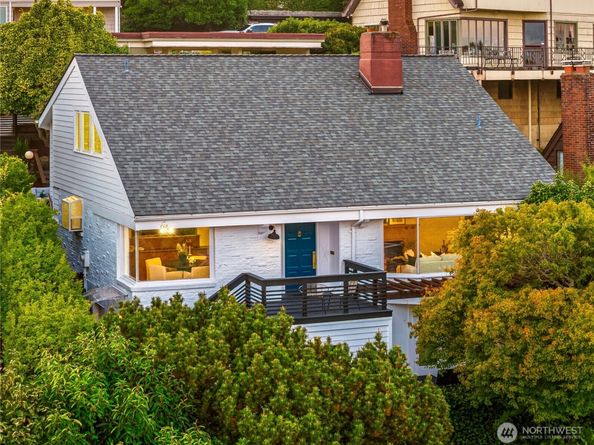 2439 36th Avenue W, Seattle WA 98199