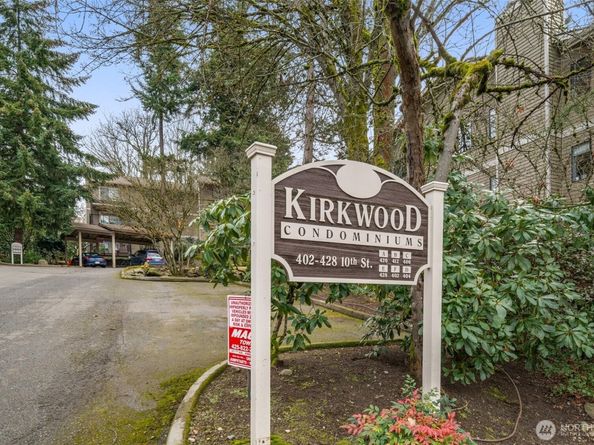 412 10th Street B202, Kirkland WA 98033
