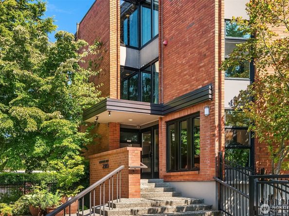 2360 43rd Avenue E 211, Seattle WA 98112