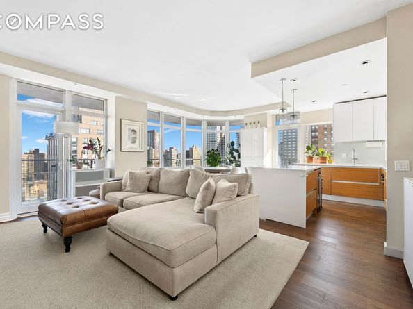 555 West 59th Street 28D, New York NY 10019