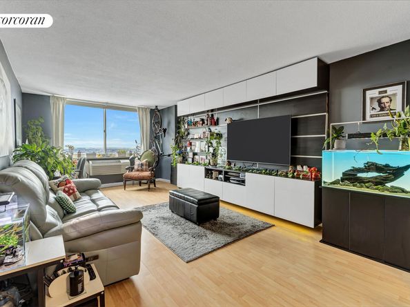 118-18 Union Turnpike 21E, Queens NY 11415