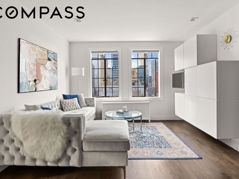 45 Tudor City Place 2111, New York NY 10017