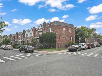2136 East 28th Street
