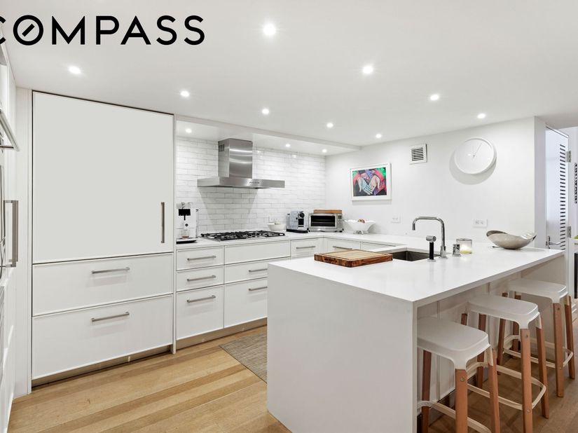 421 Hudson Street 221, New York NY 10014