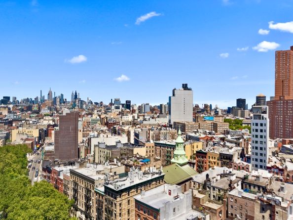 170 Park Row 18B, New York NY 10038