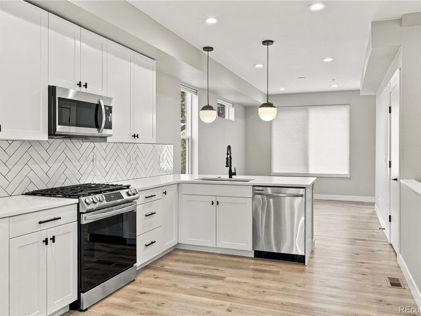 4925 W 10th Avenue 101, Denver CO 80204
