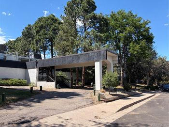 2325 S Linden Court