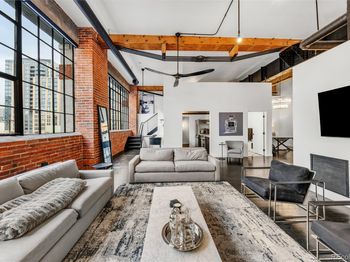 1090 Cherokee Street