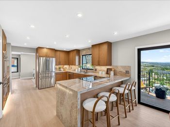 1550 Winding Way
