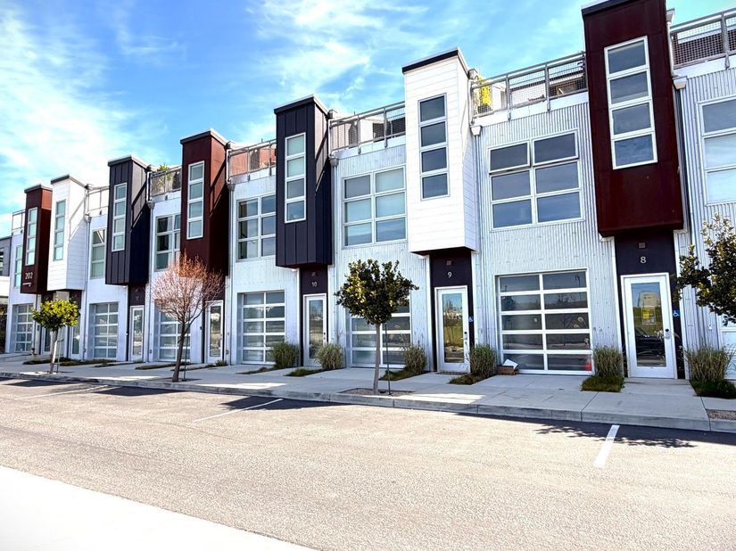 Undisclosed Address #ML82044670, Santa Cruz CA 95060