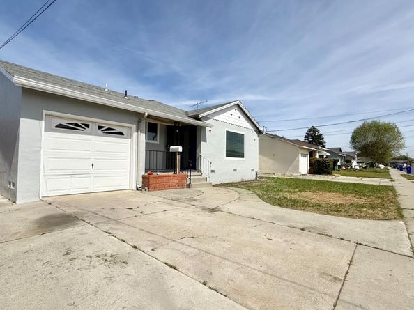 1367 Hubbard Avenue, San Leandro CA 94579