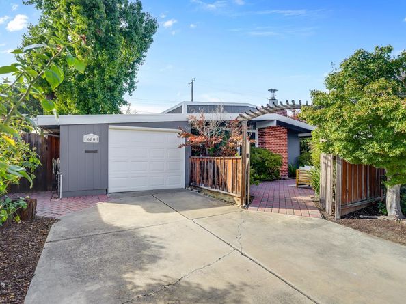680 Hamilton Lane, Santa Clara CA 95051