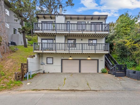 3320 Robinson Drive, Oakland CA 94602