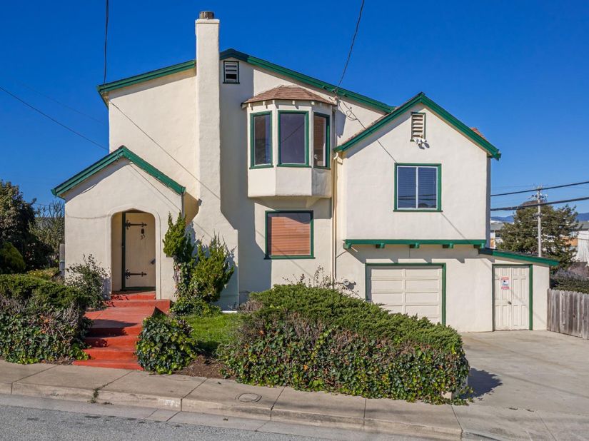 35 Sycamore Street, Watsonville CA 95076