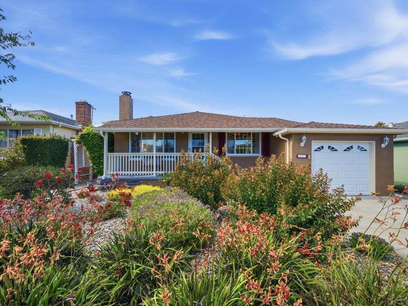 213 Estrella Way, San Mateo CA 94403