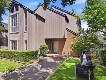 2941 Belmont Woods Way