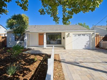 13742 Highwood Drive