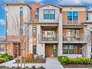 2755 Ball Place