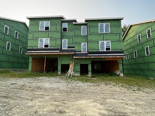 47R Yarnie 3B, Worcester MA 01602