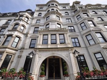 160 Commonwealth Ave