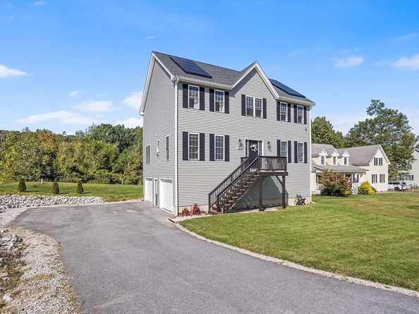 39 Hycrest Rd, Charlton MA 01507