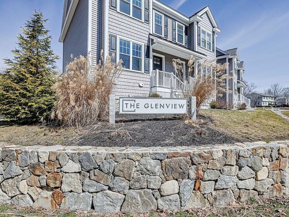 2 Walter G Wiede St 1, Chelmsford MA 01863