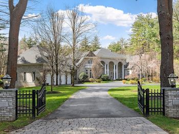 215 Monument Farm Rd