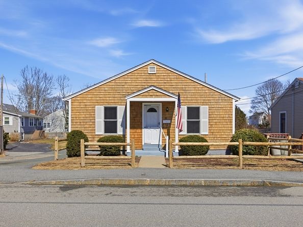 6 Parker St, Rockport MA 01966